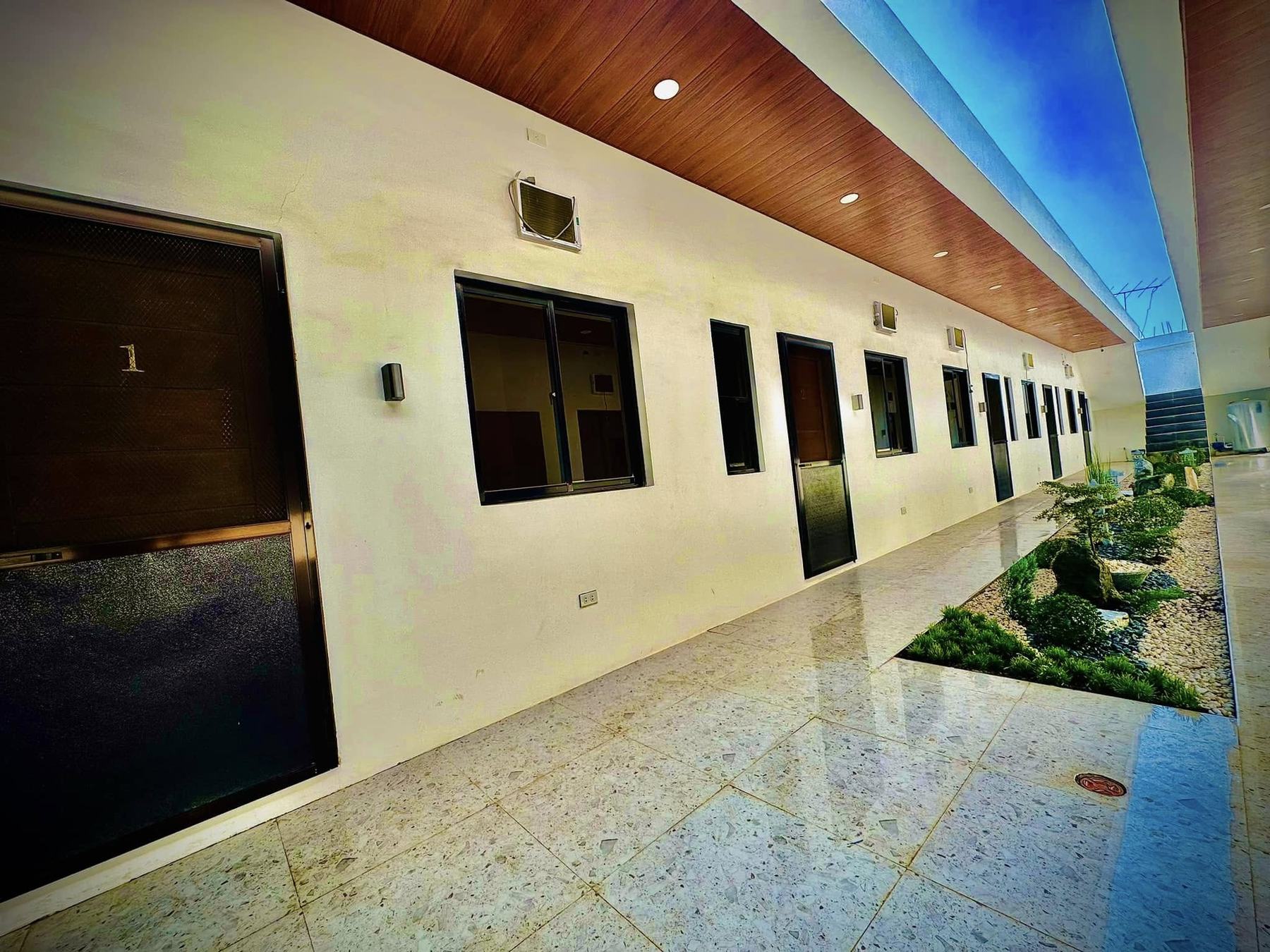 Mamatid — Exterior Corridor